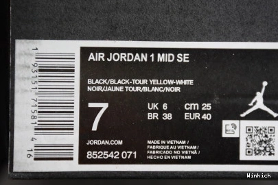 071 WHITE YELLOW BLACK JORDAN 1 852542 TOE AIR 0721